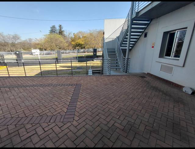 486M² OFFICE TO LET IN BRYANSTON